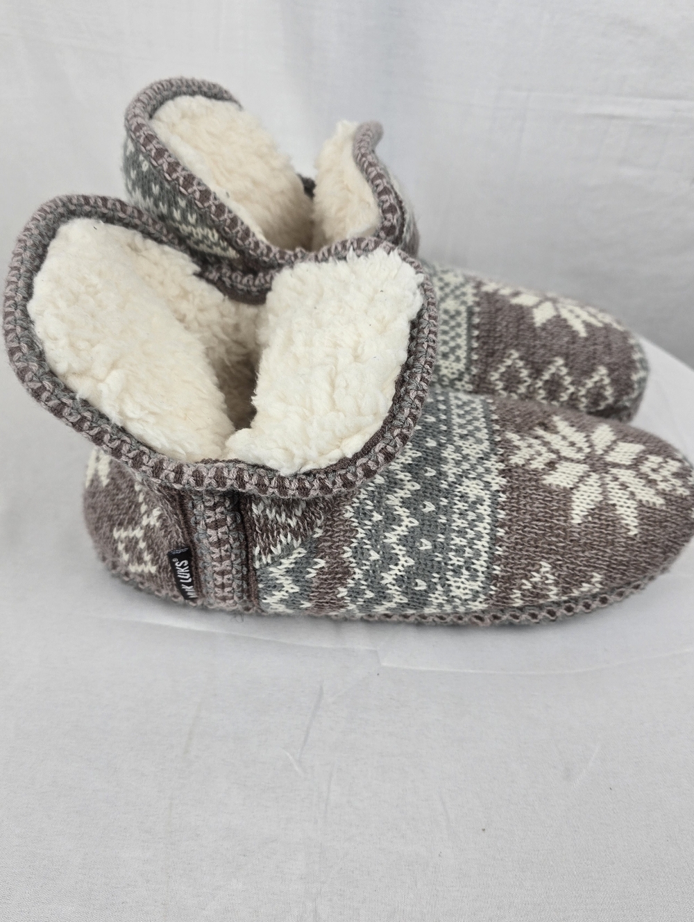 Muk Luks Slip On Warm Cozy House Shoes Sz M 7-8 - Picture 5 of 7